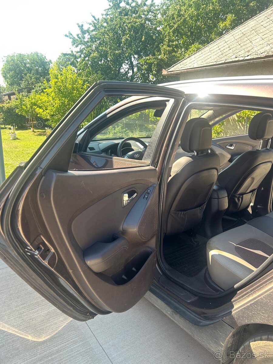 Hyundai ix35 2.0 benzín manuál - 13