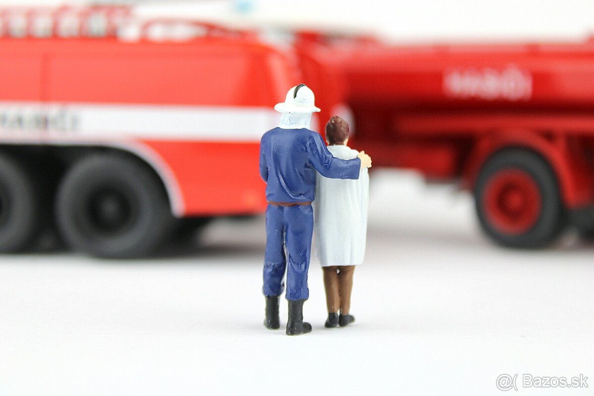 Ručne malované figúrky hasičov 1:43 - 13