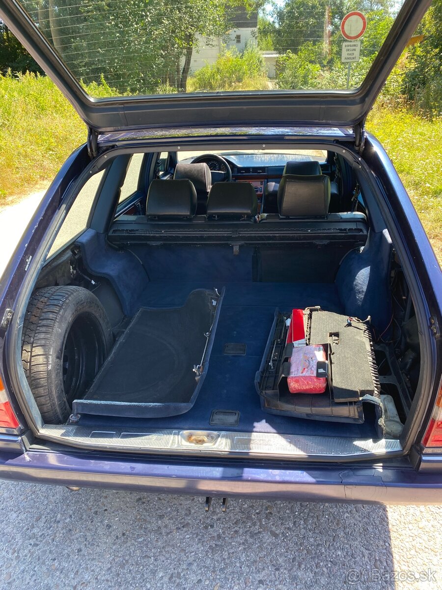 mercedes w123 e220T sportline - 13
