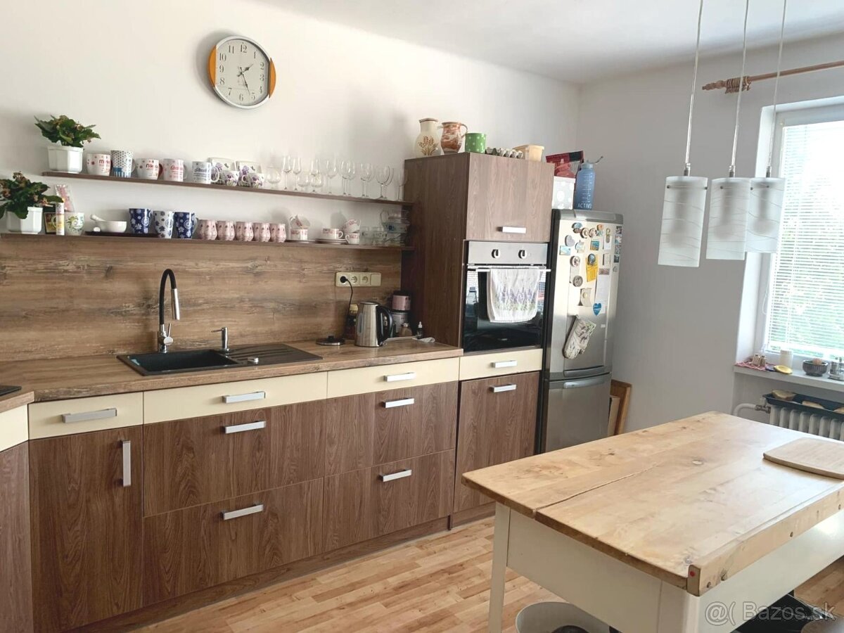 PREDAJ - Rodinný dom v Rožňave - 13