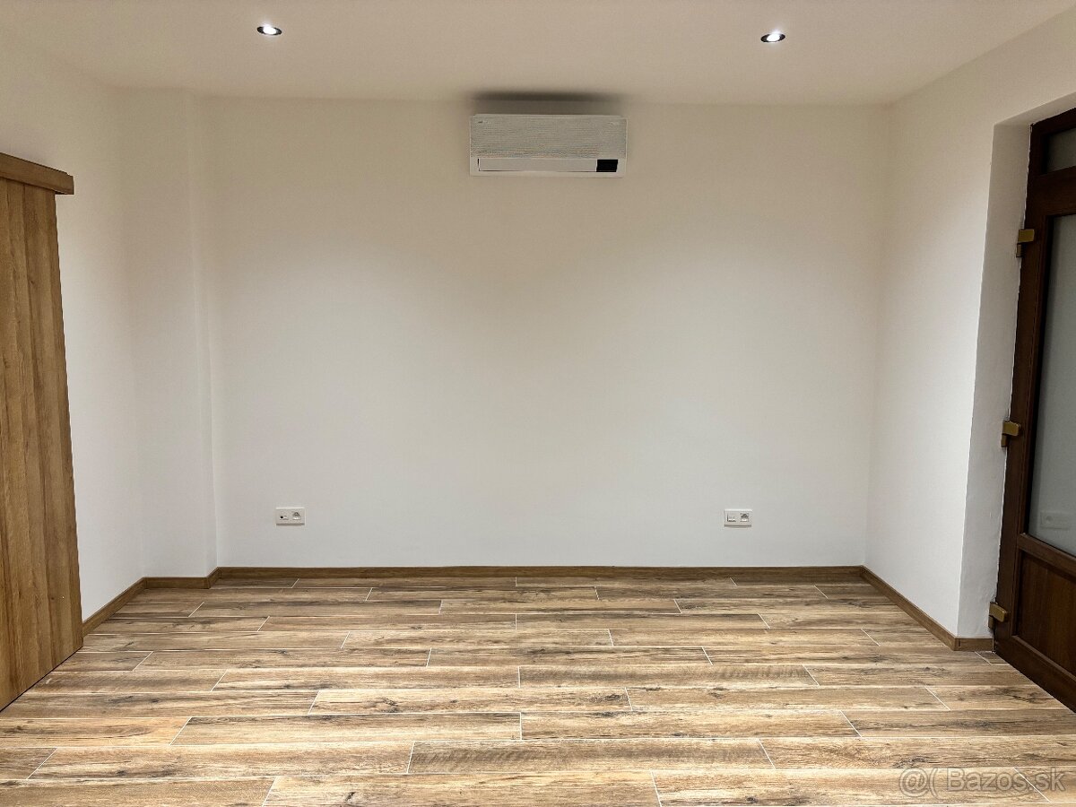 Kancelárske priestory v rodinnom dome - 13