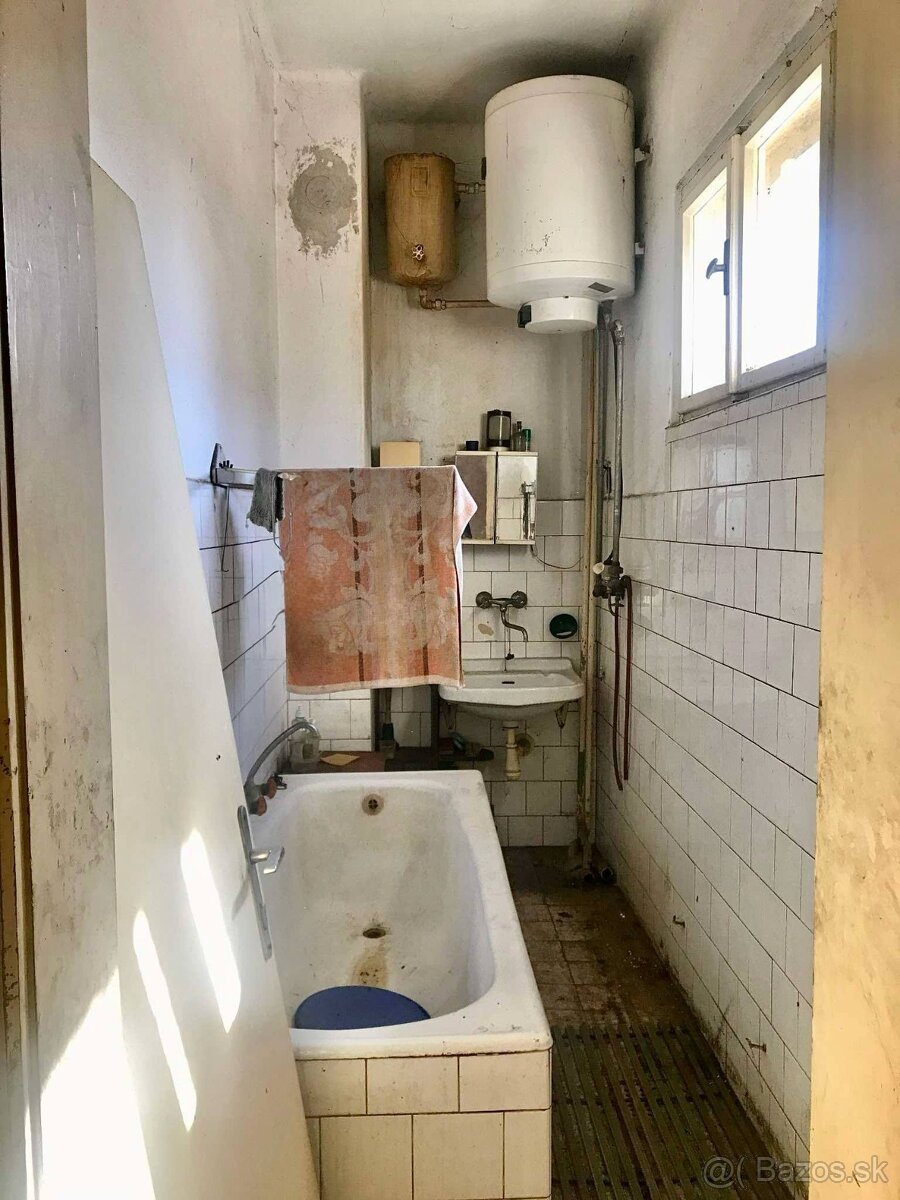 ZNÍŽENÁ CENA➔Starší RD vhodný na rekonštrukciu - Želovce - 13