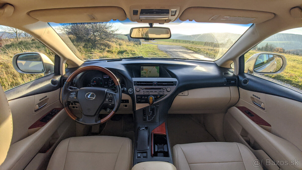 Lexus RX 450h Hybrid - 13