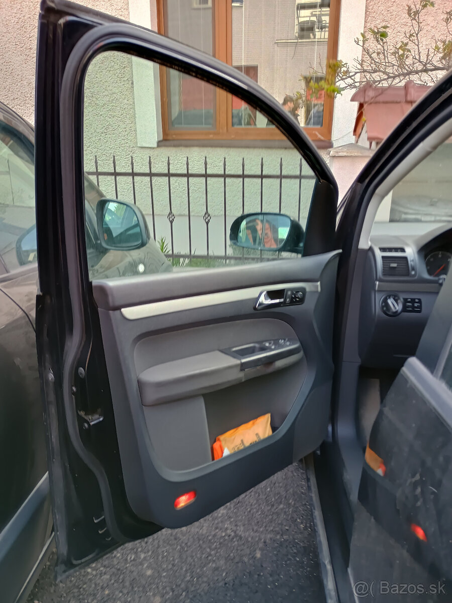 Predám volkswagen touran - 13