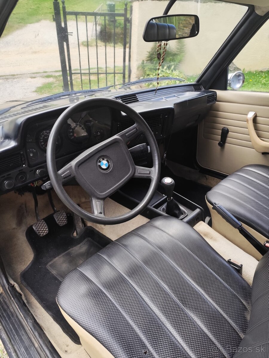 BMW 316 E21 - 13