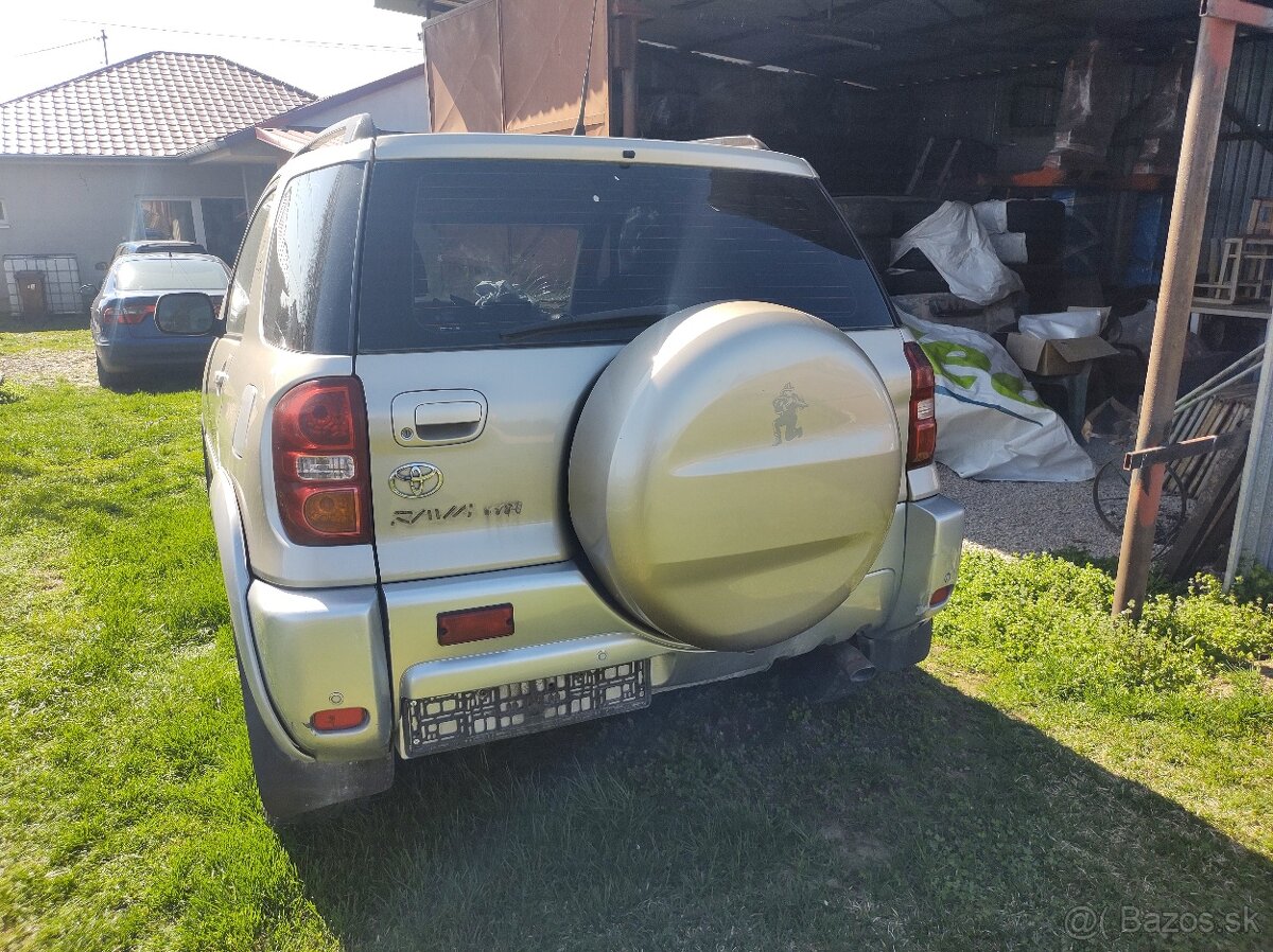 Toyota RAV4 4 benzín 110kw - 13