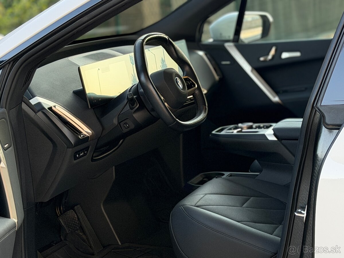 BMW iX 40 xDRIVE ZÁRUKA, SOH 98%, DPH - 13