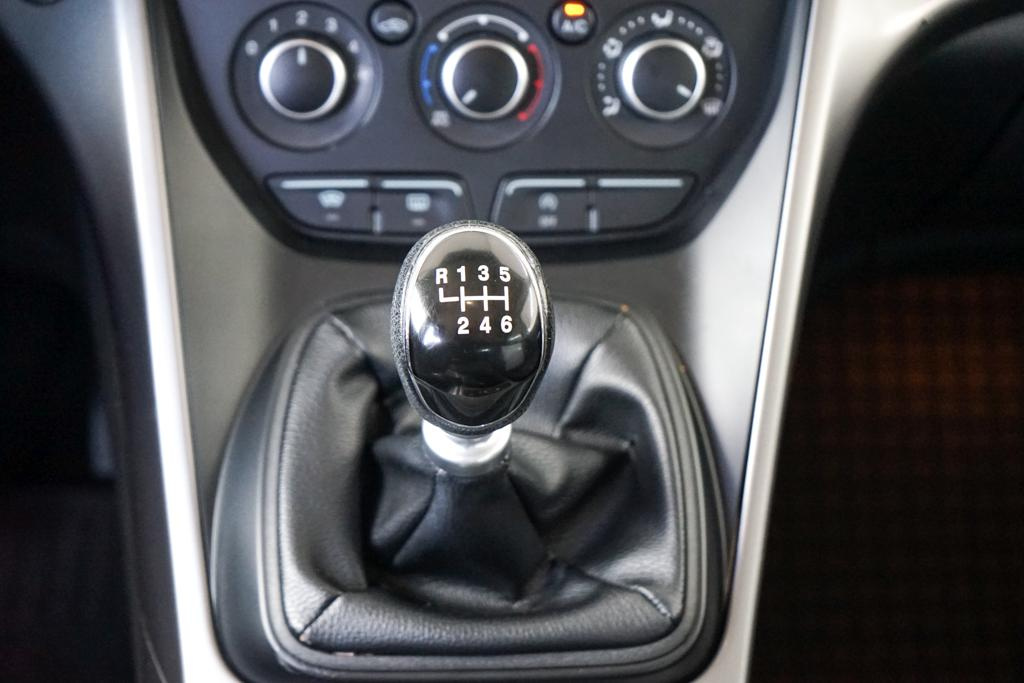 77- FORD Kuga 2013 benzín 1.6 Ecoboost 110kw - 13