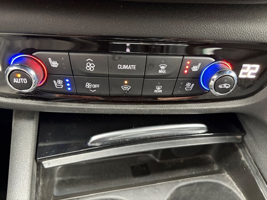 Opel Insignia 1.5T (121 Kw) automat Executive - 13