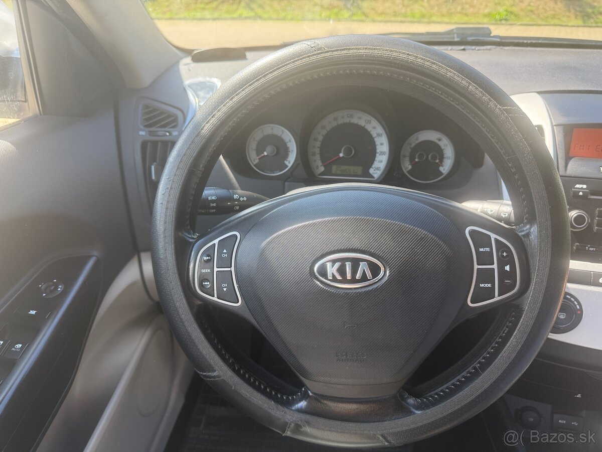 Predám KIA Ceed 1,4 benzín 77kW 2007 - 13