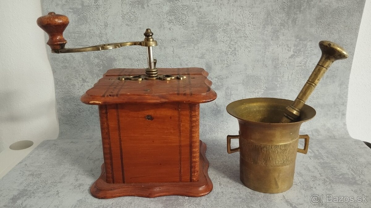 Starý mlyncek na kávu s intarzii + maziar celek za 64e - 13