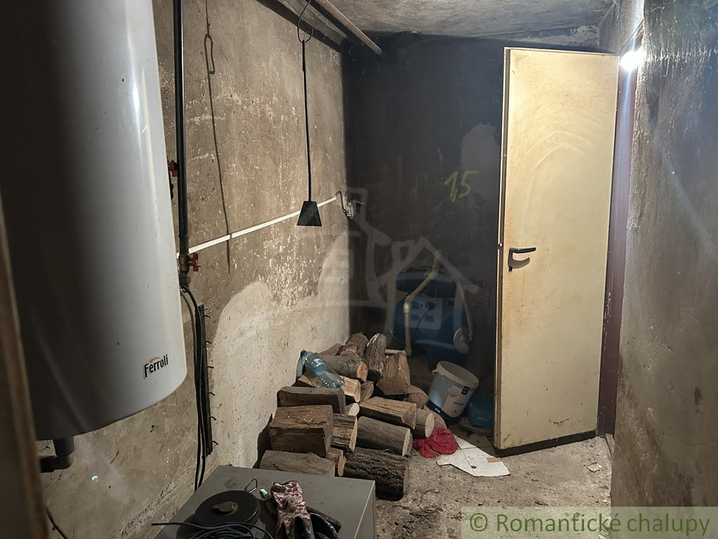 Dom na kraji malej dediny Vaľkovo - 13