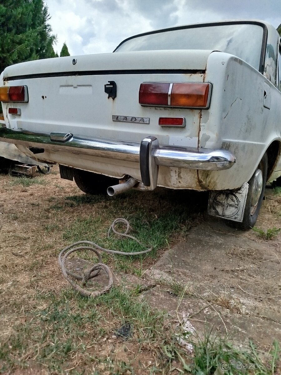 Predám dve auta Lada 2101 - 13