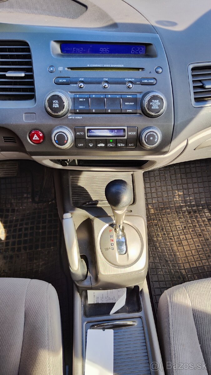 Spoľahlivá Honda Civic 1.8 Automat – STK/EK do 2027 103
- 13