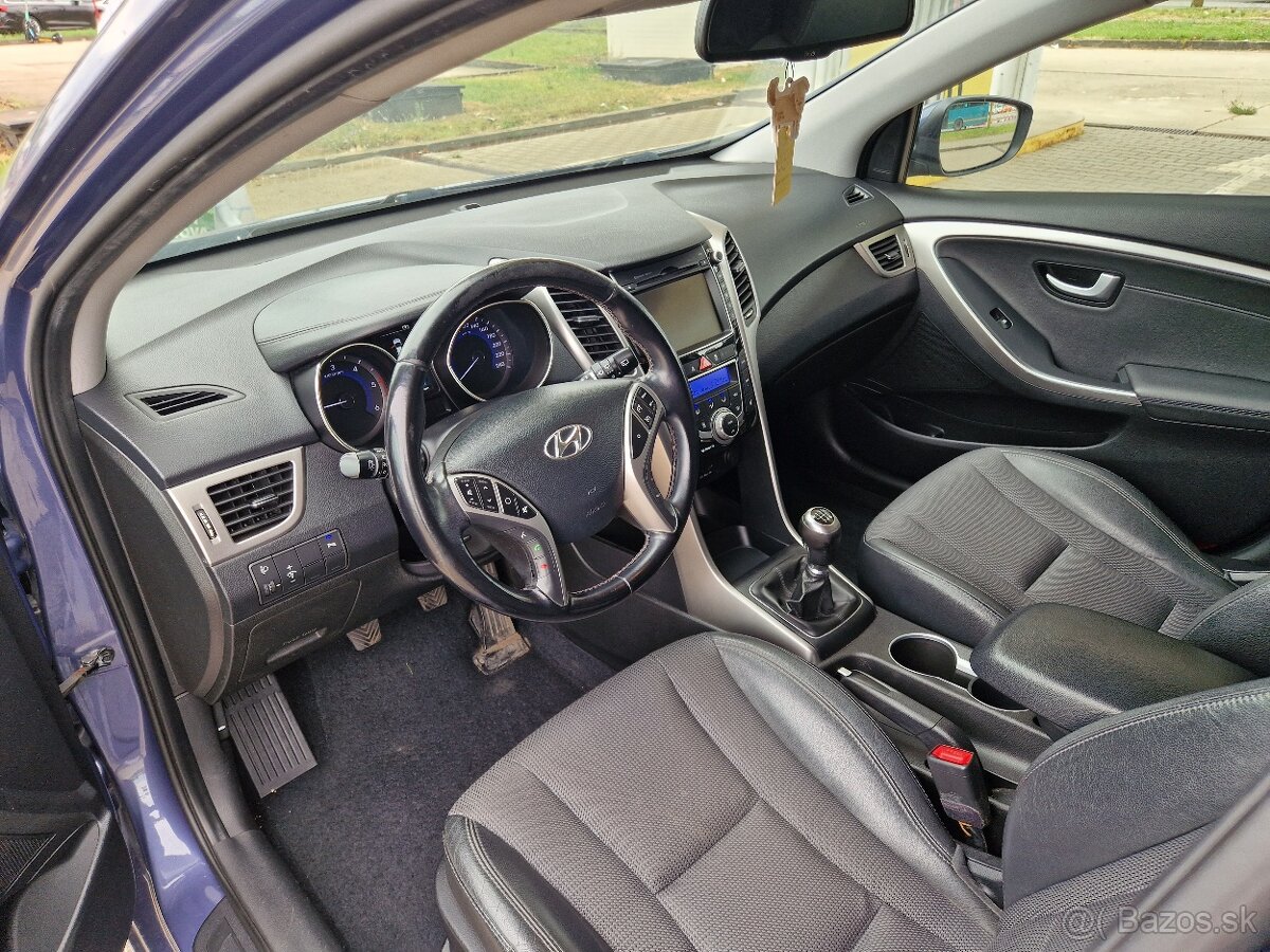 Hyundai i30 CW 1.6i CRDi HP 16V DOHC Style - 13