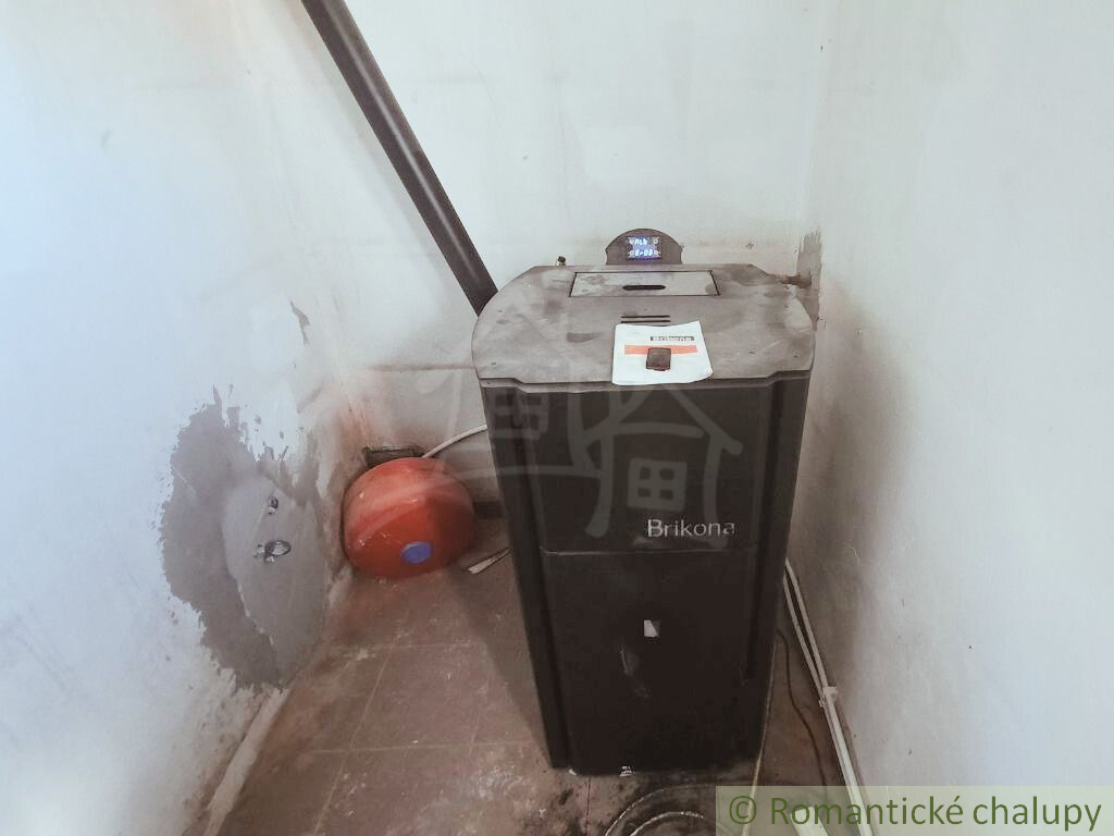 Rodinný dom s veľkou dielňou a priestranným pozemkom v krá - 13