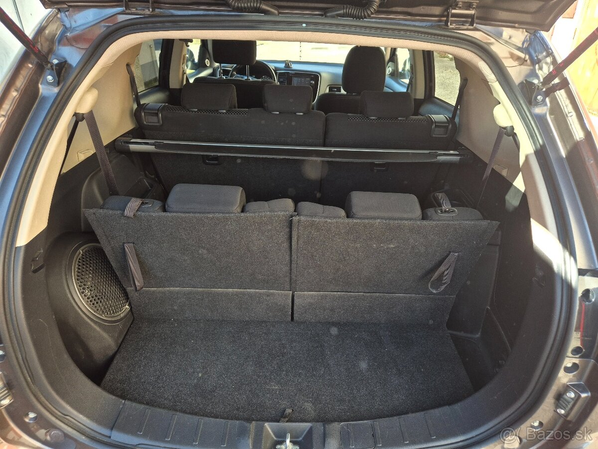 Mitsubishi Outlander 2.2D 4x4 7.miest - 13