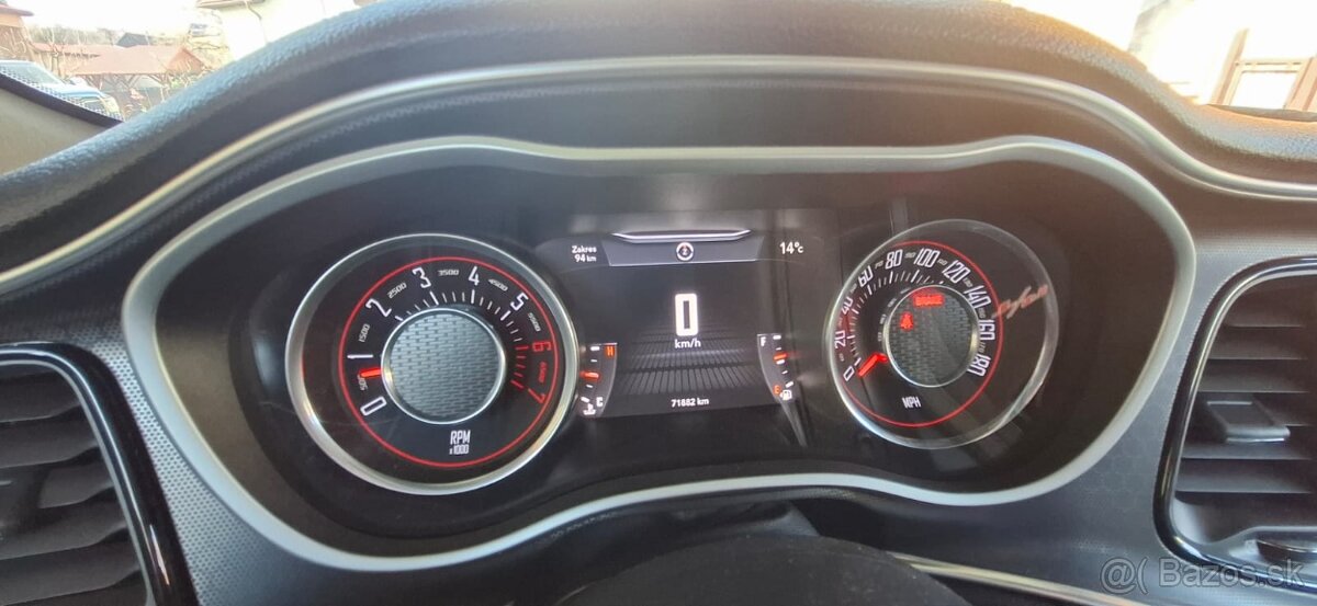 Dodge Challenger R/T 6.4 V8 SHAKER 392 Scat Pack Manuál - 13