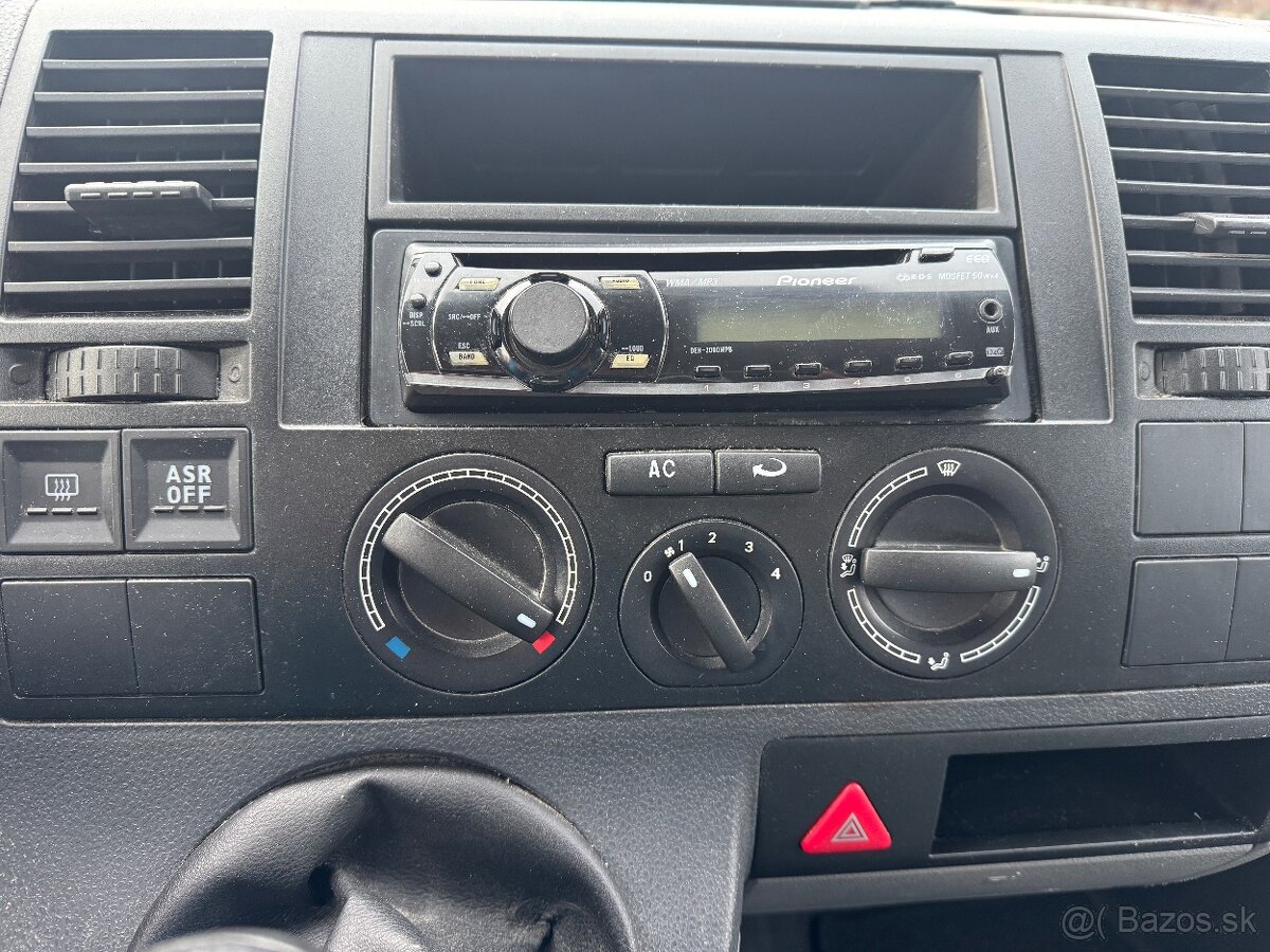 Volkswagen Transporter T5 1,9 TDi 75kW - 13