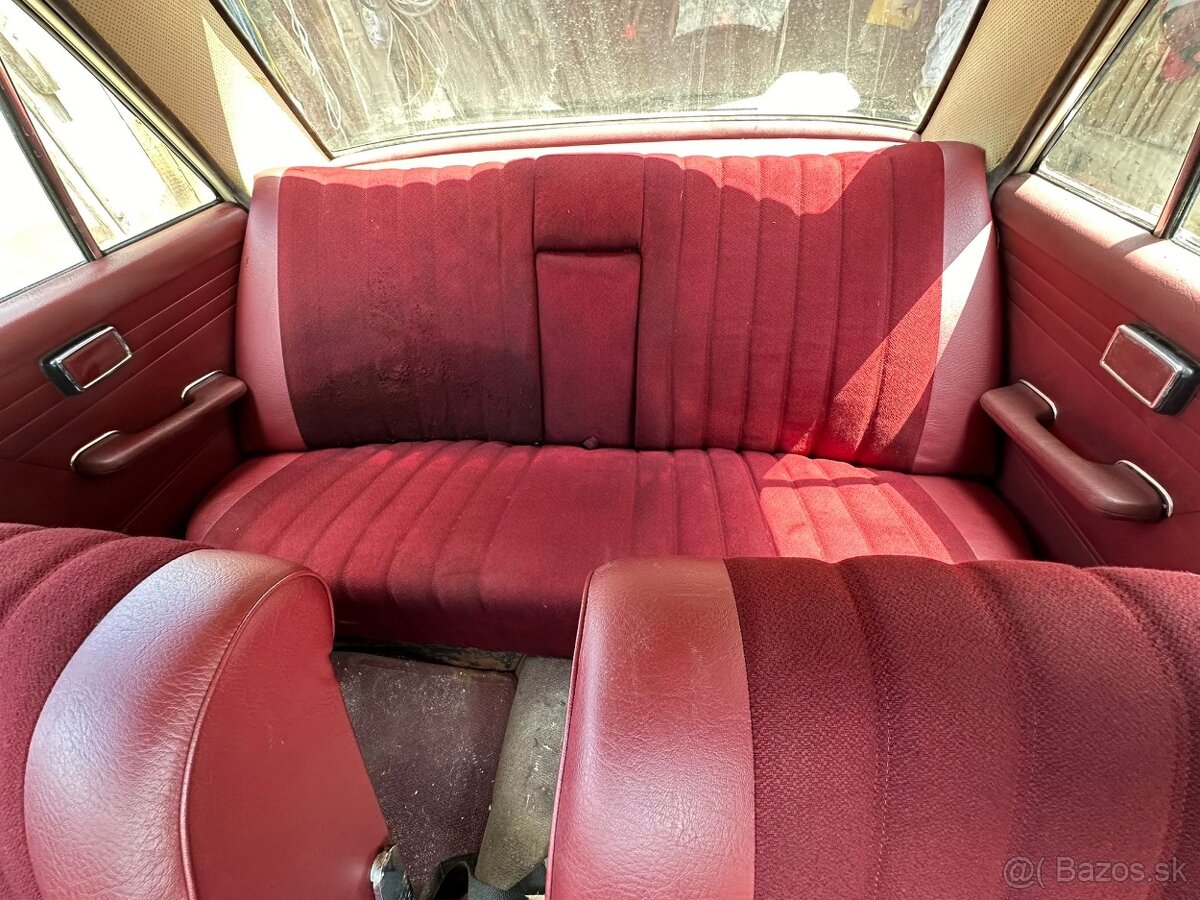 Mercedes W115 220d - 13