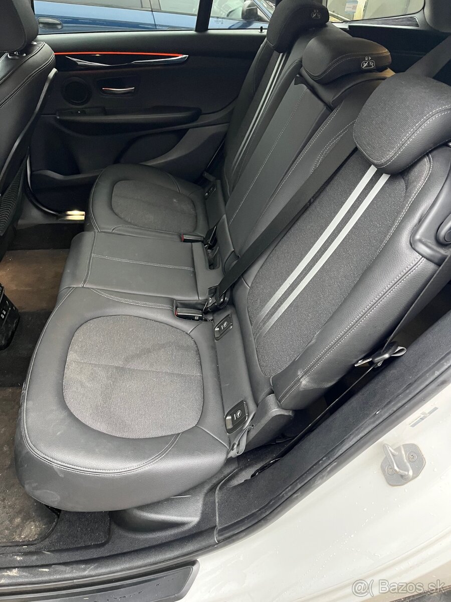 BMW 216i GRAN TOURER 7 miestny - 13