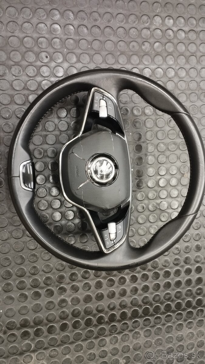 VOLANT ŠKODA 2023 - 13