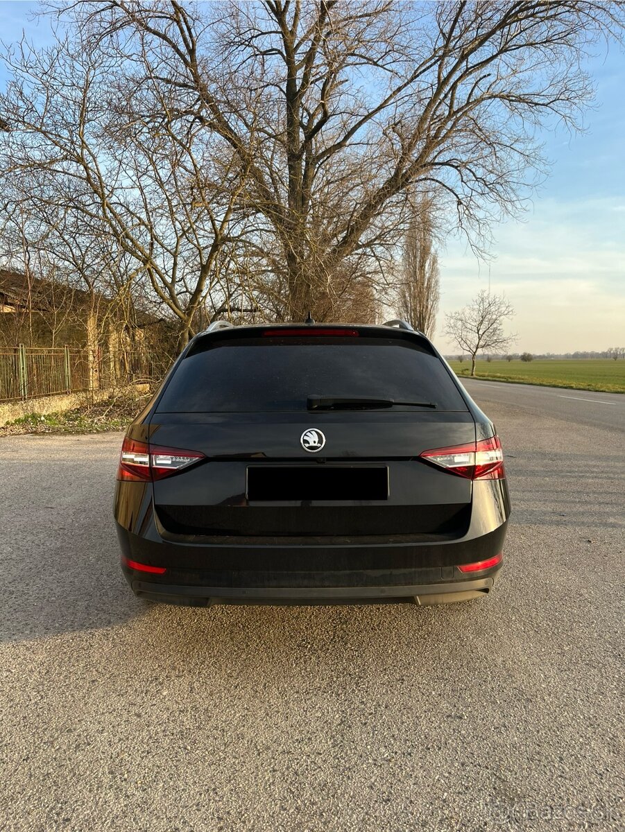 Škoda Superb Combi - 13