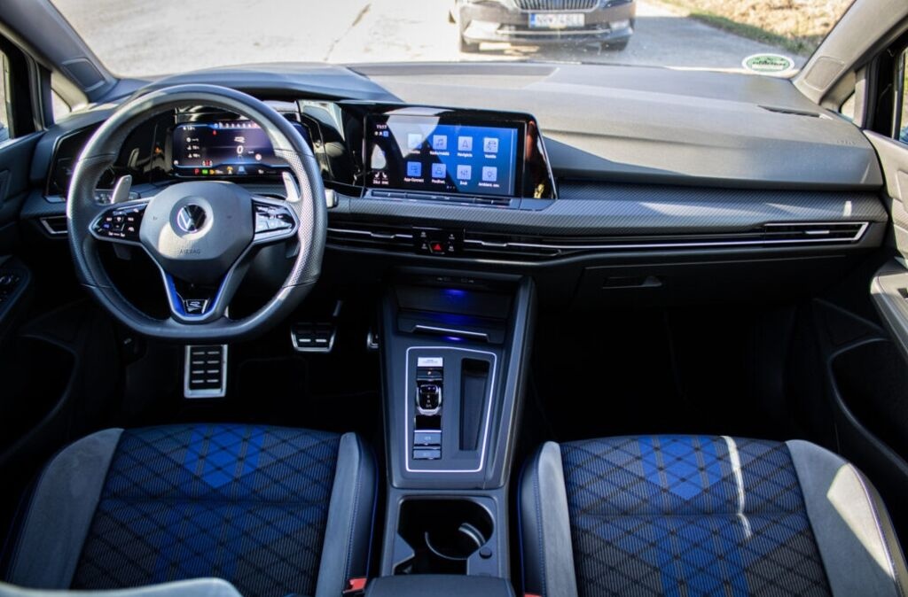 Volkswagen Golf 8 R Hatchback - 13