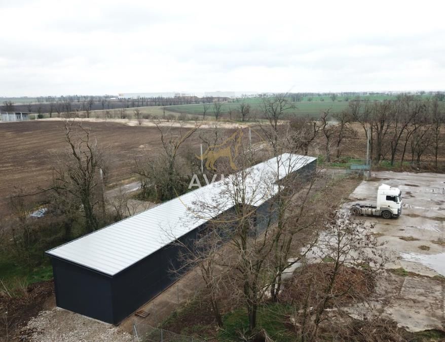 TOP NA PREDAJ: nová sendvičová hala 300m2 vo Voderadoch - 13