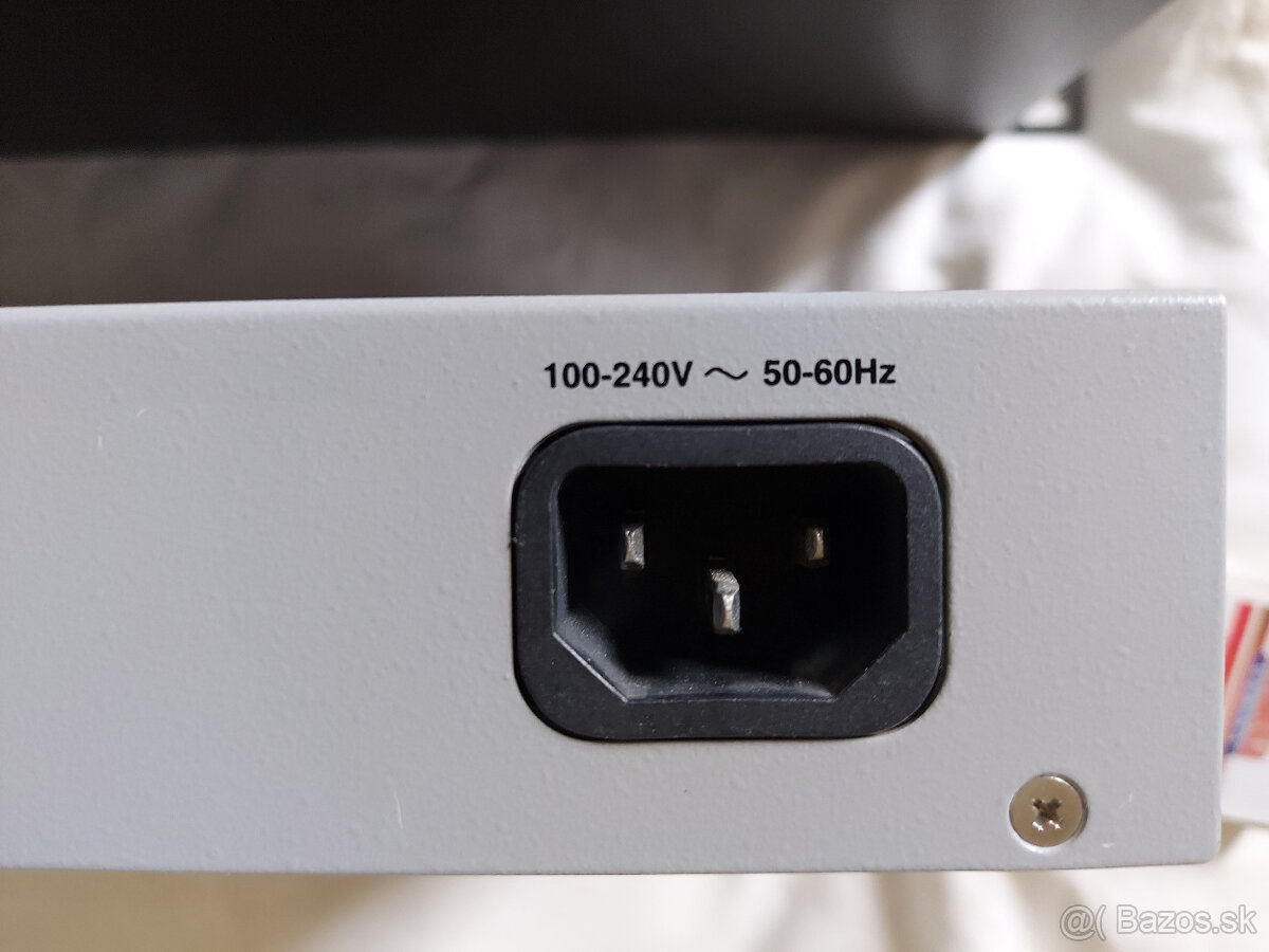 Predám switch ZyXEL GS-1116A, Allied Telesyn 24 x AT-FS724i - 13