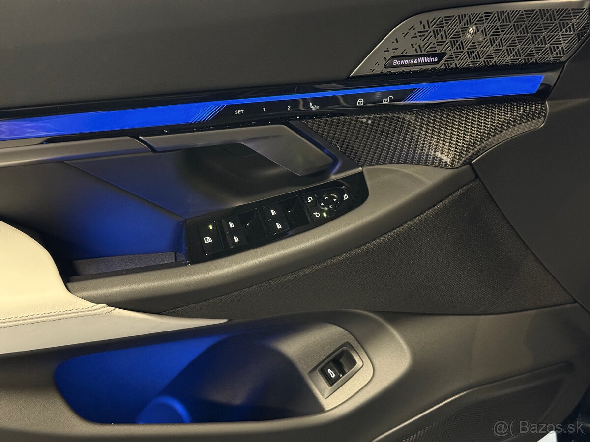 BMW M5 Touring xDrive - 13