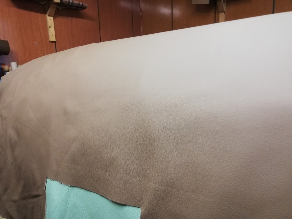 Predam pravú kožu, čalunícku, - 13