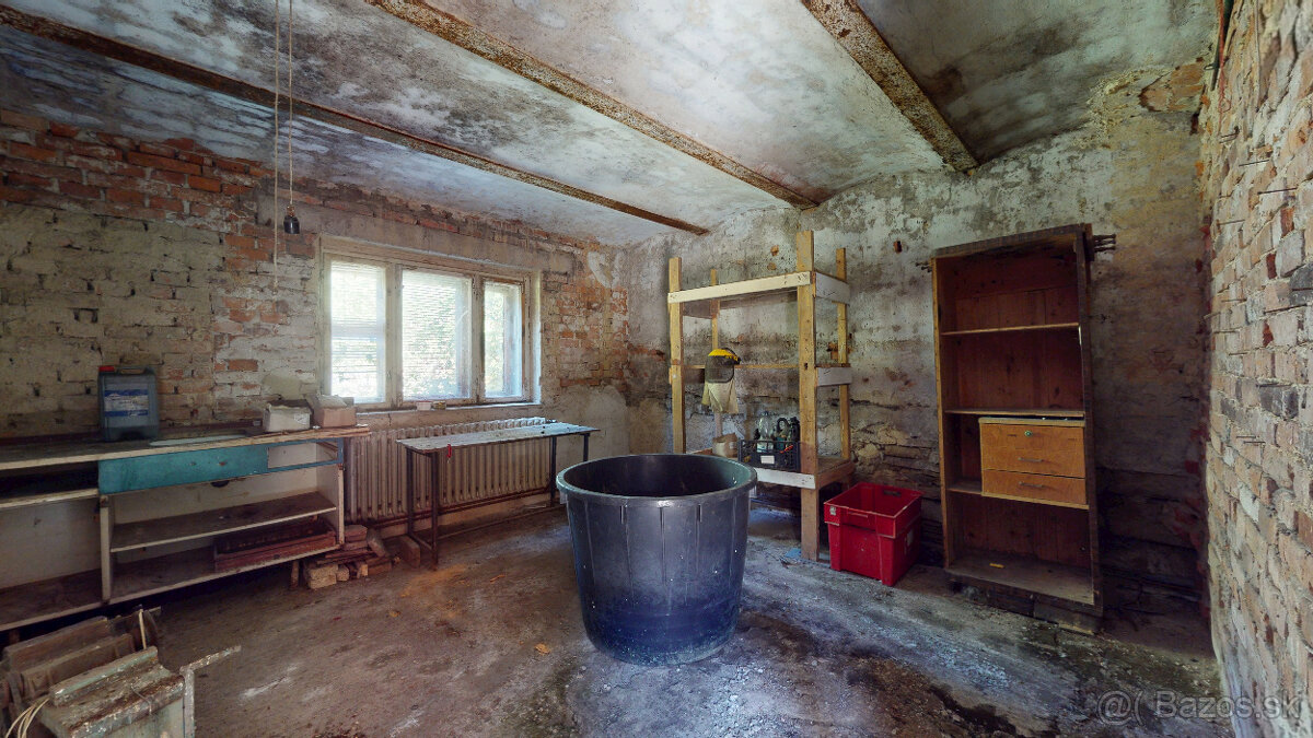 GAZDOVSKÝ DOM VHODNÝ NA CHALUPU - 13