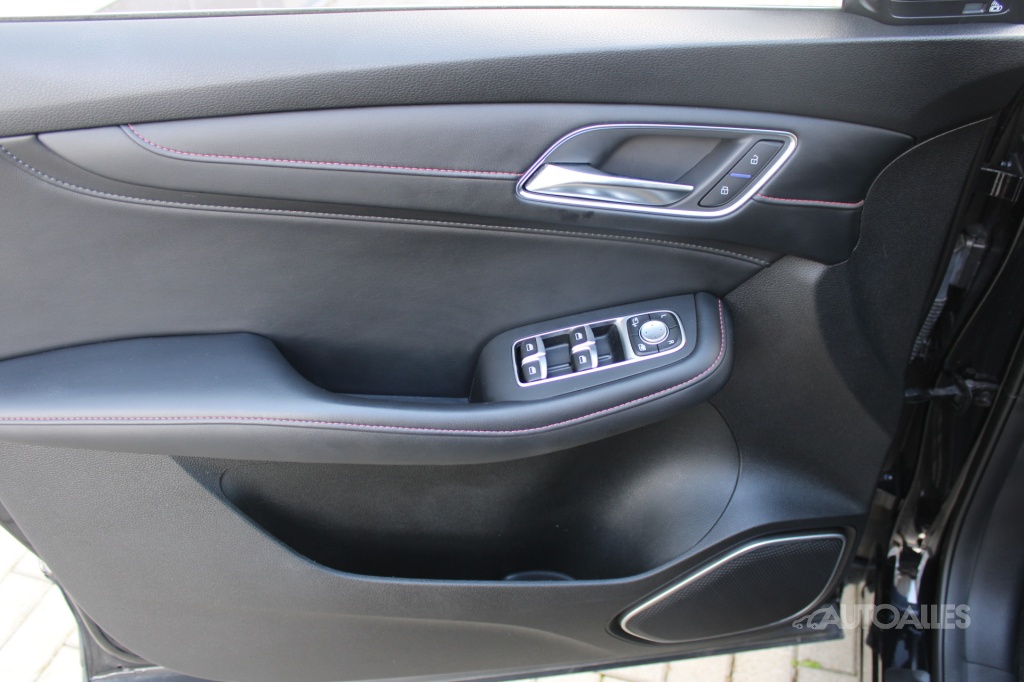 MG HS 1,5TGi 119 kW ESSENTIAL - 13