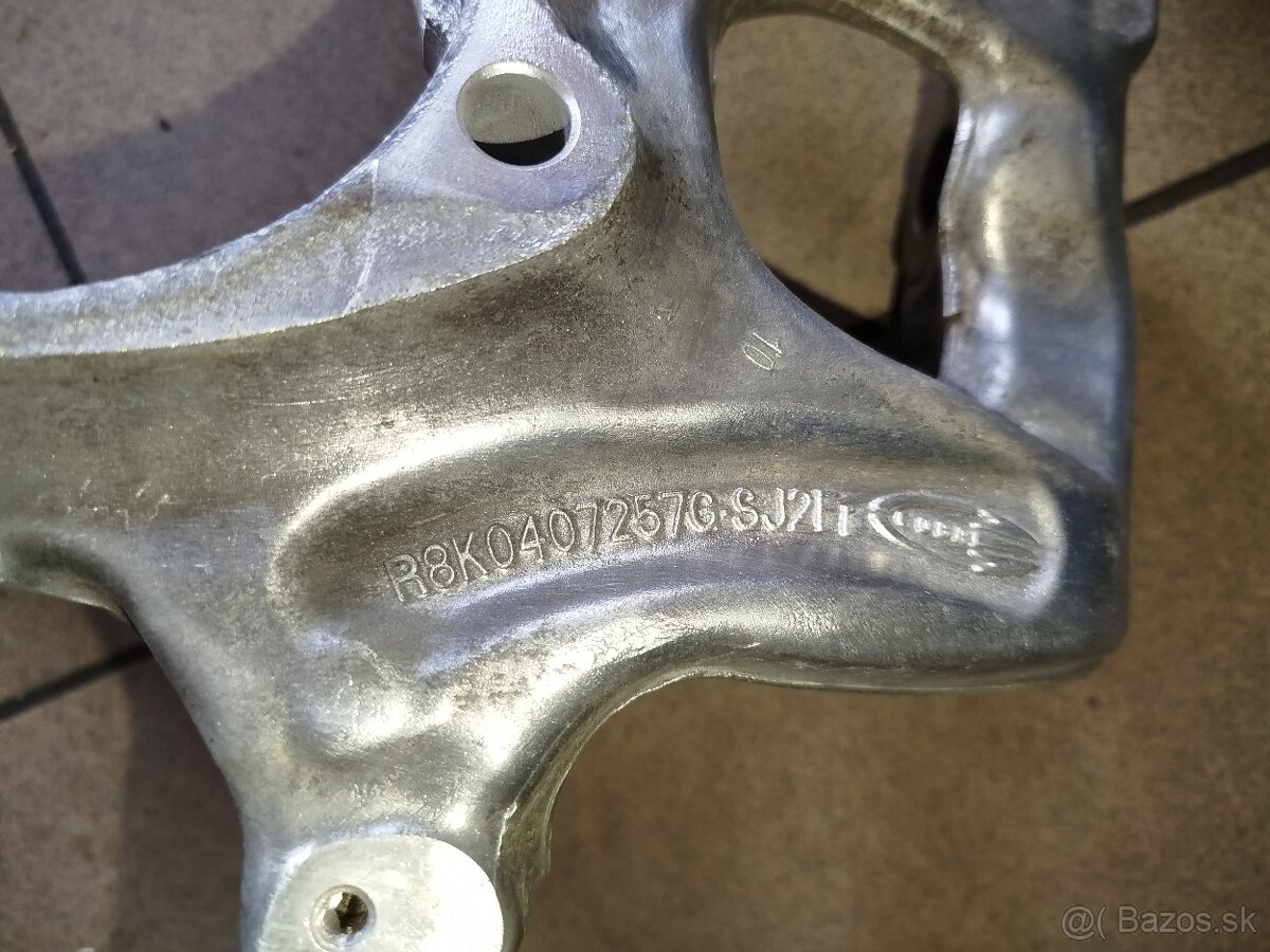 karoséria Audi A6 C7 sedan štvrťky, predná otoč Audi A6 c7 - 13