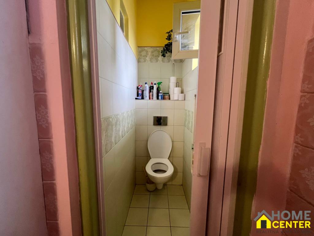 NA PREDAJ 4 izb. rodinný dom s veľkým potenciálom v Kolárove - 13