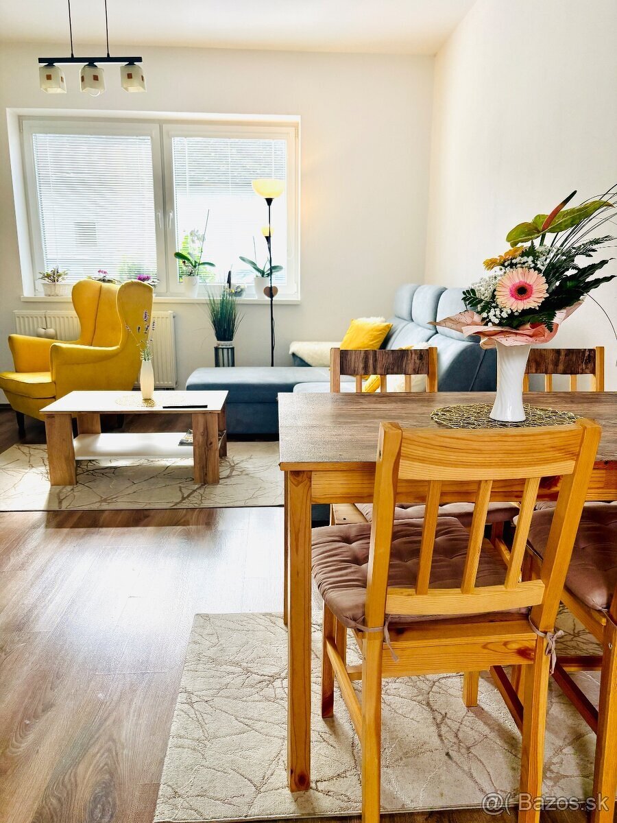 Na predaj moderný radový dom v Tomášikove - 13