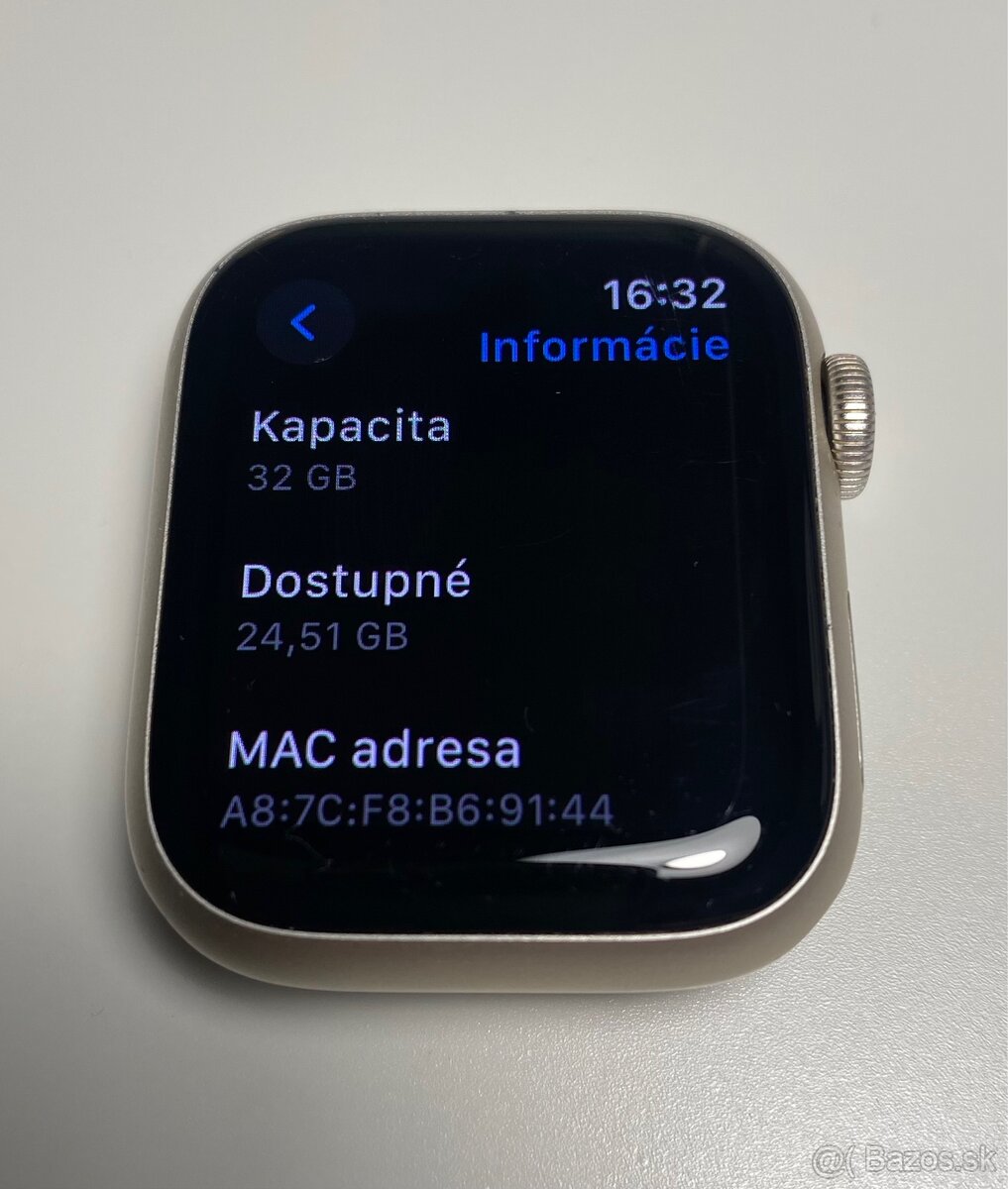 Apple Watch 8, batéria 97% - 13