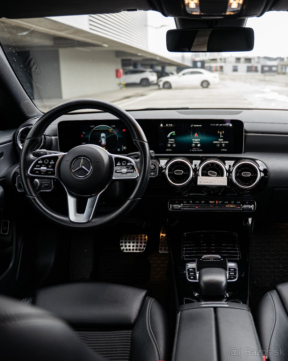 Mercedes-Benz CLA180 Shooting Brake - 13