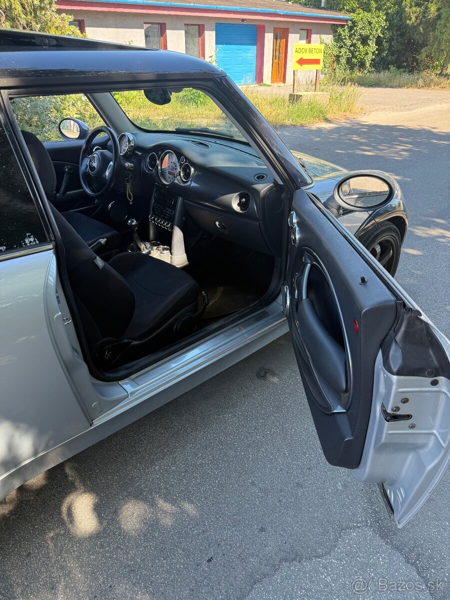 Predám Mini cooper 1.6 88kw benzín - 13