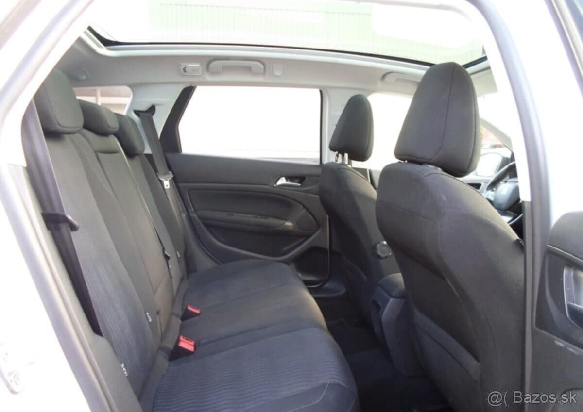 Peugeot 308 SW 1.2 e-THP - 13