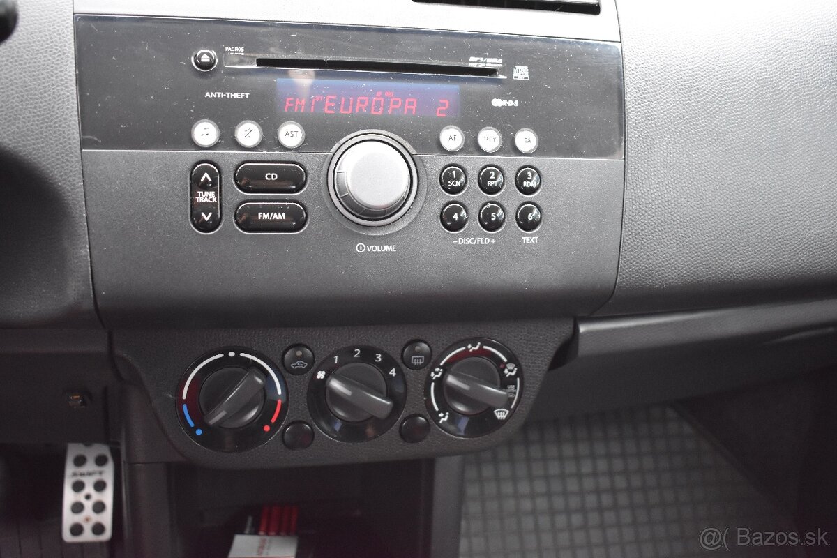 Suzuki Swift 1.3 16V - 13