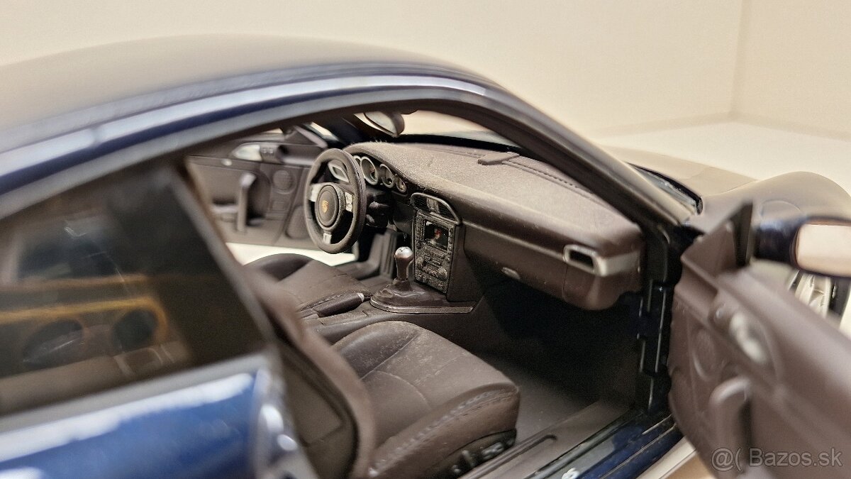 1:18 PORSCHE CARRERA S4 - 13