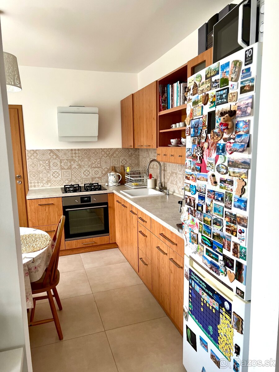 Veľký 3 izbový byt s dvoma balkónmi na Nábrežnej, Nové Zámky - 13