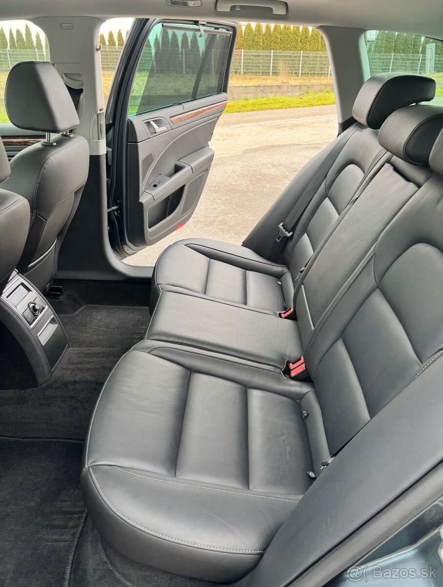 ŠKODA SUPERB 2.0 TDI ELEGANCE PLUS FACELIFT COMBI - 13