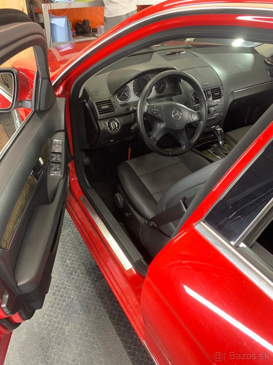 Mercedes Benz C200 - 13