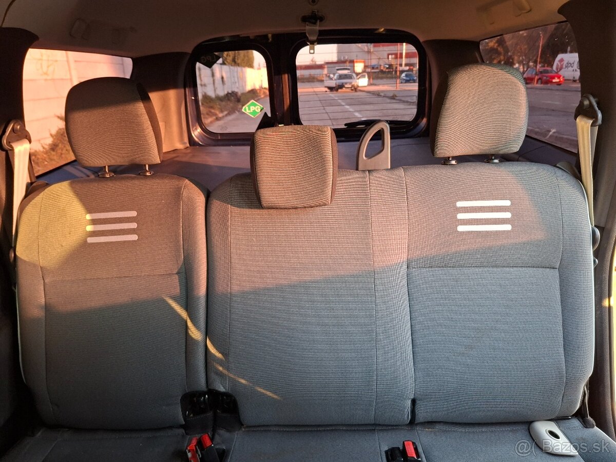 Dacia Logan MCV 1.6 , LPG, Klimatizácia - 13