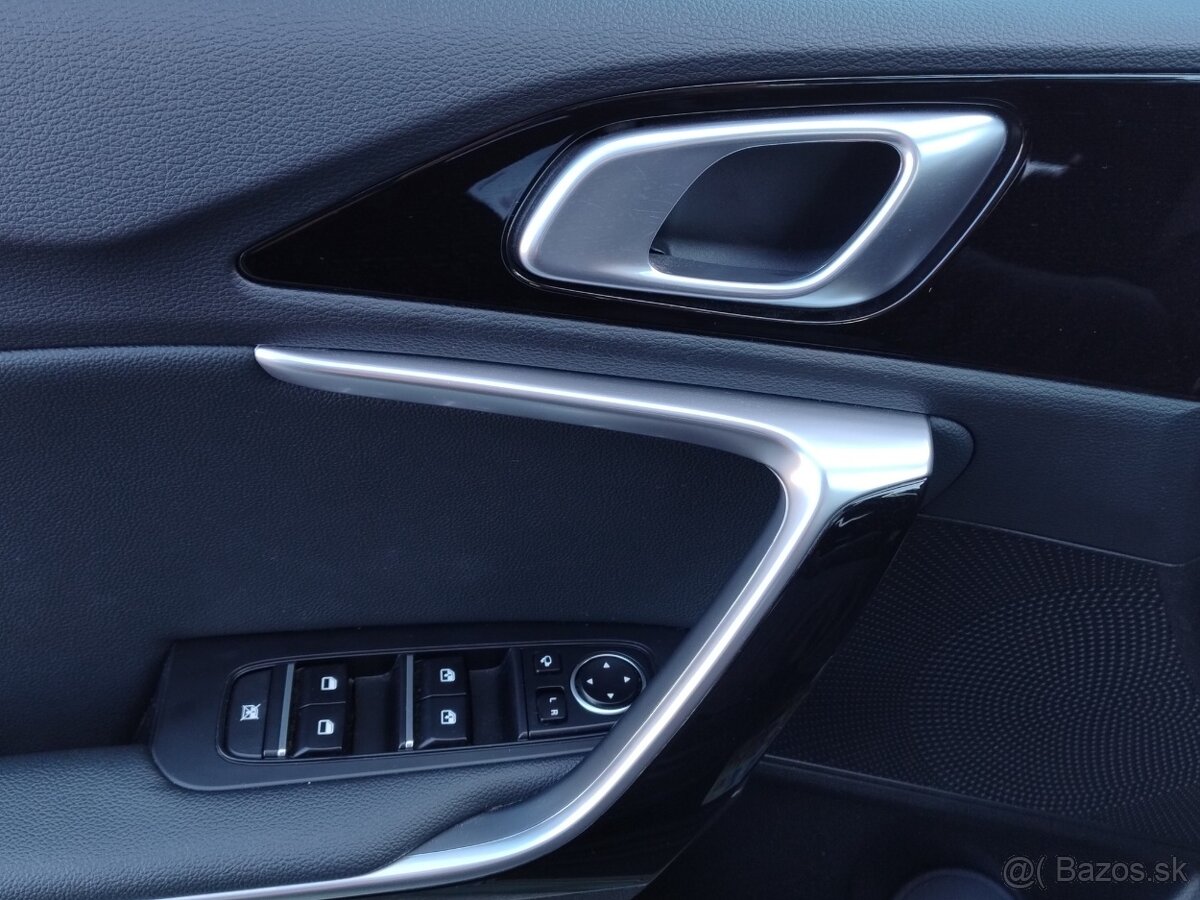 KIA Ceed SW 1.5 T-GDi, M6 GOLD - 13