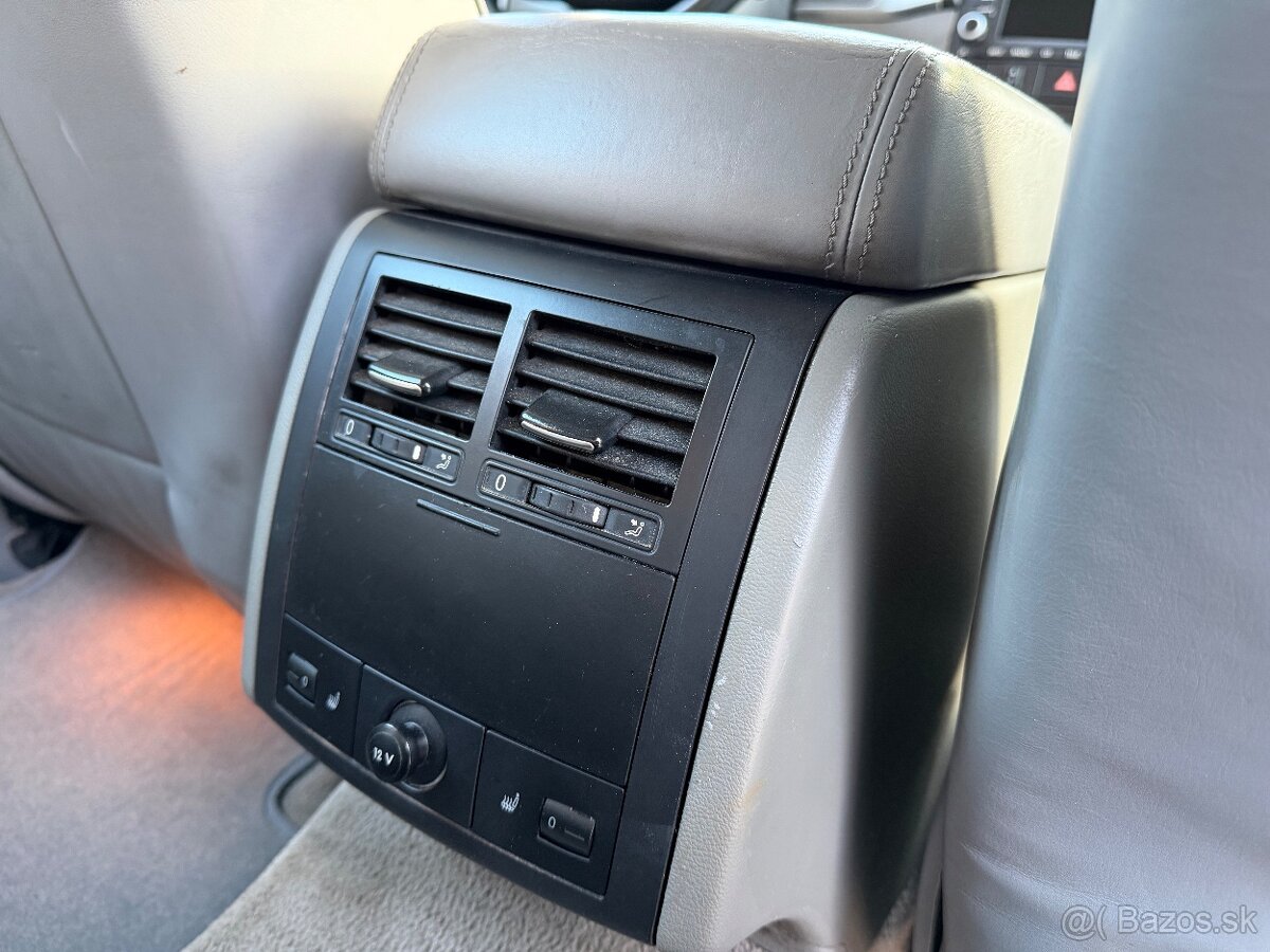 VW Touareg 4.2 mpi - 13