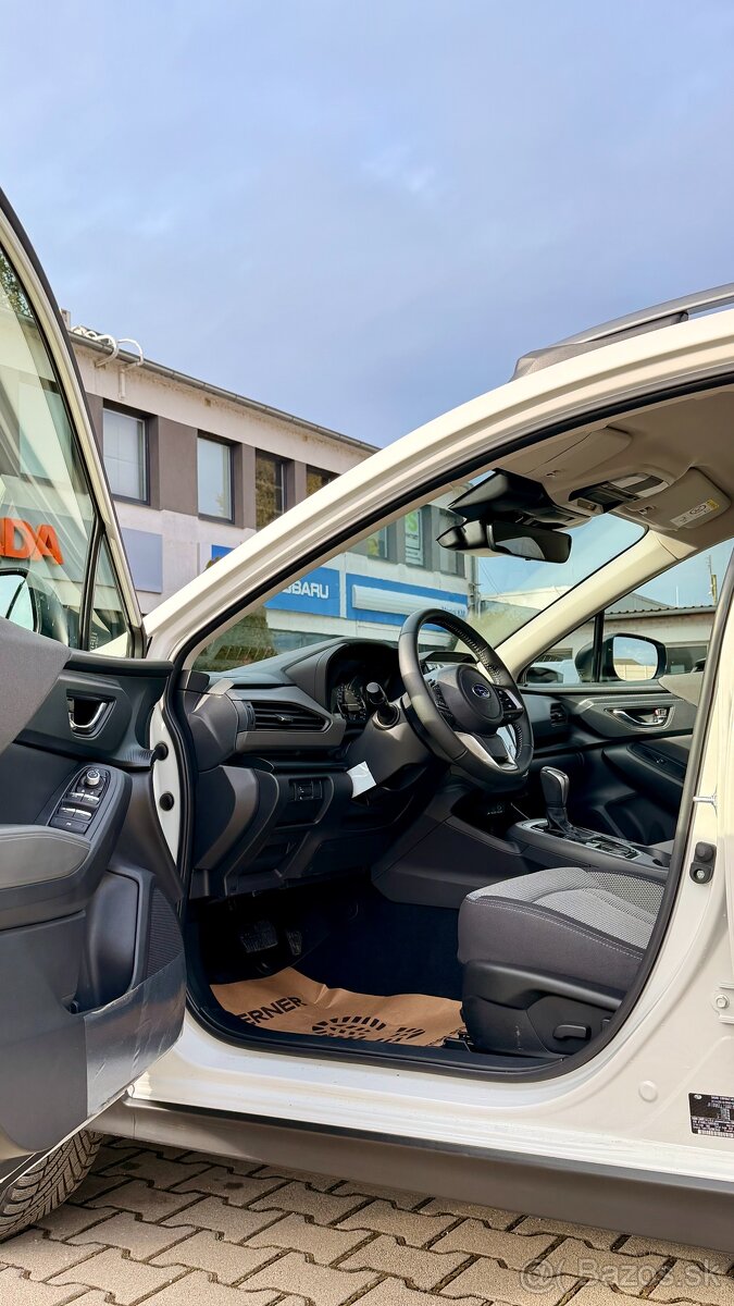 🚙 Subaru Crosstrek 2.0i e-boxer CVT Style X-TRA - 13